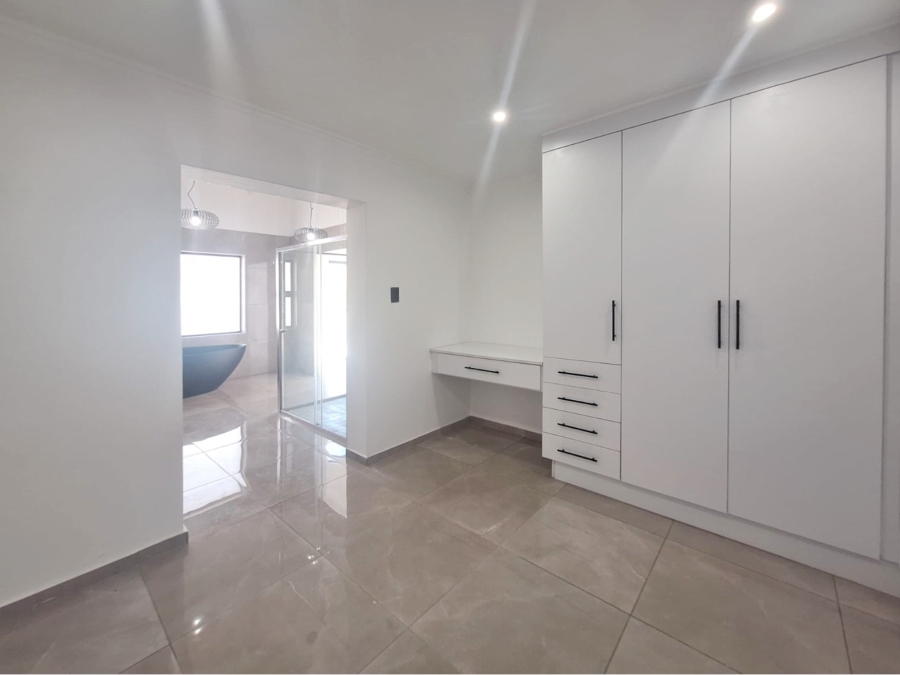 To Let 4 Bedroom Property for Rent in Redstone Private Country Estate North West